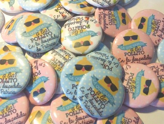 MiMundoSellos - Con Su Máquina de Hacer Chapas Hace Maravillas!